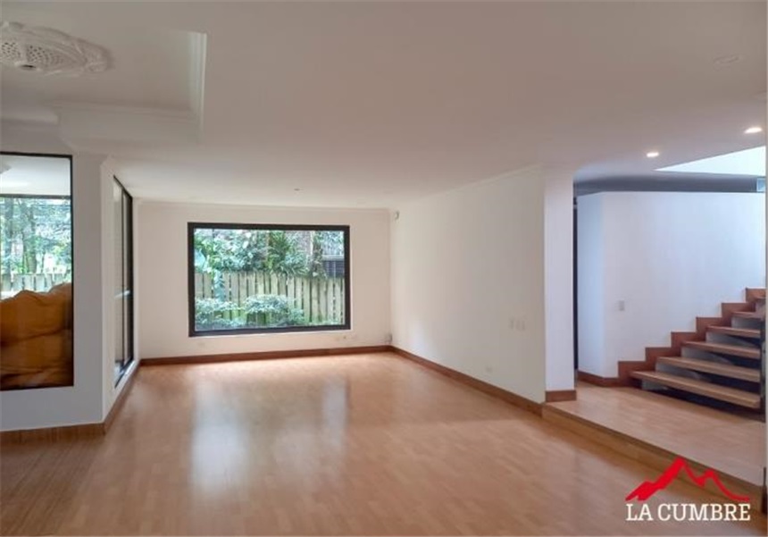 Casa de 5 alcobas en venta en Los Balsos, Medellín, 381 m² · foto 12 de 16