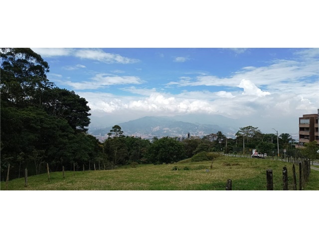 Lote en venta en Loma Del Escobero, Envigado, 9380 m² · foto 4 de 19