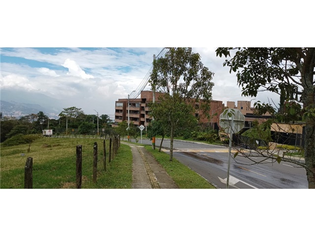 Lote en venta en Loma Del Escobero, Envigado, 9380 m² · foto 5 de 19