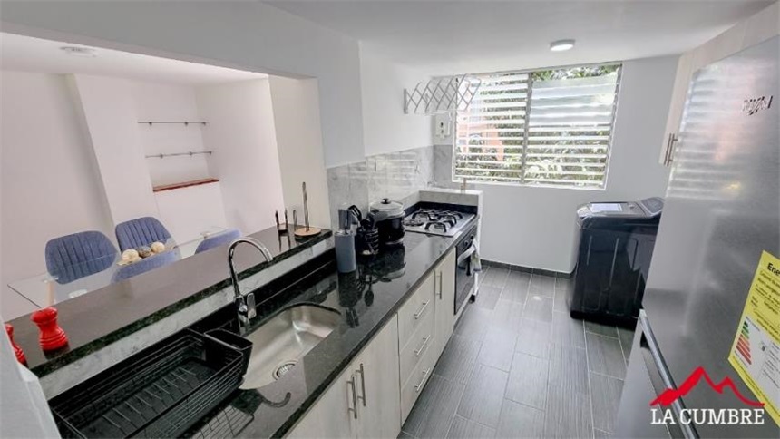 Apartamento de 3 alcobas en arriendo en El Poblado, Medellín, 73 m² · foto 3 de 8