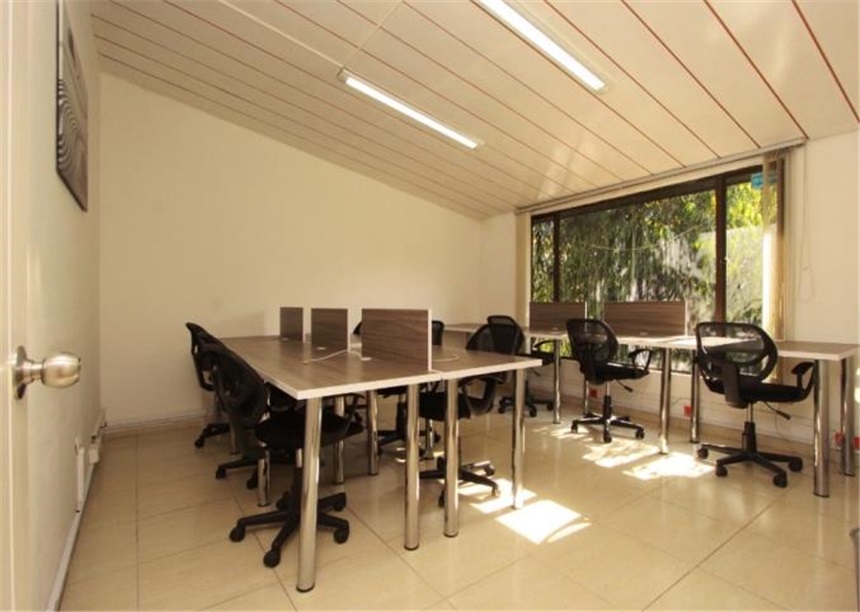 Casa en venta en Santa Barbara, Bogotá · foto 8 de 24