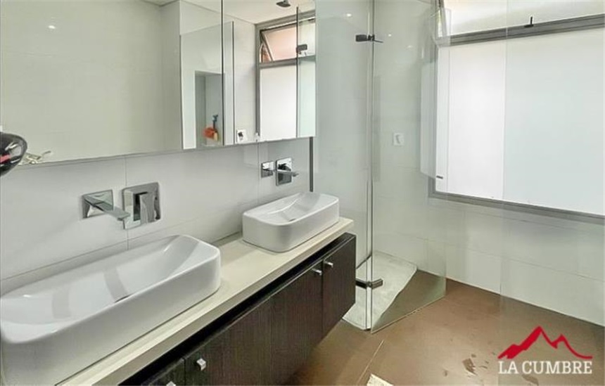 Casa de 3 alcobas en venta en Loma El Atravesado, Envigado, 183 m² · foto 13 de 13