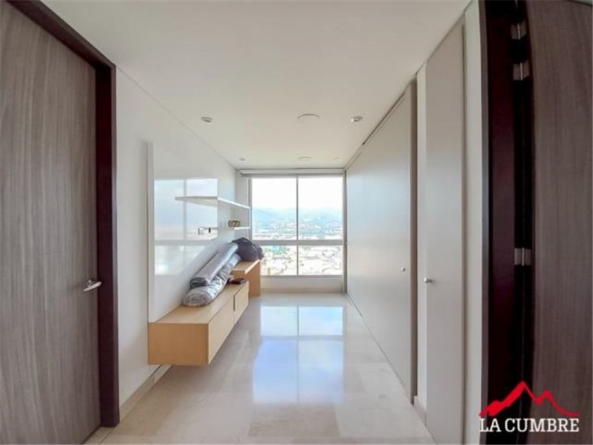 Apartamento de 3 alcobas en arriendo en Granizal, Medellín, 178 m² · foto 11 de 14