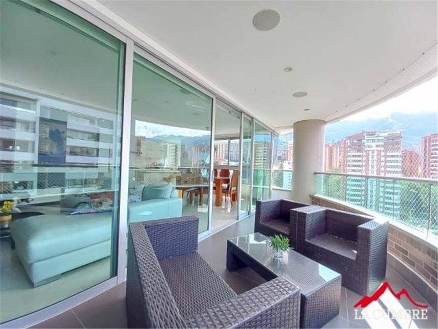 Apartamento de 3 alcobas en arriendo en Granizal, Medellín, 178 m² · foto 5 de 14