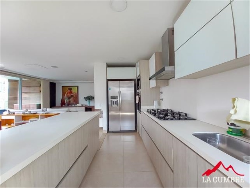 Apartamento de 3 alcobas en arriendo en Granizal, Medellín, 178 m² · foto 7 de 14