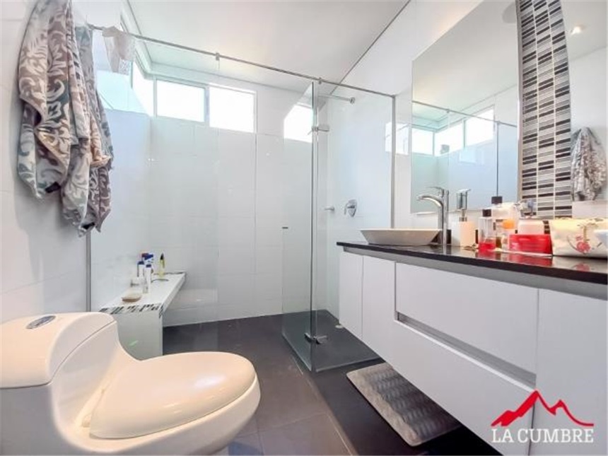 Apartamento de 3 alcobas en venta en Granizal, Medellín, 178 m² · foto 14 de 14