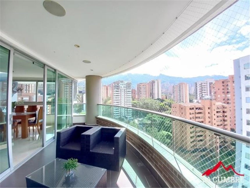 Apartamento de 3 alcobas en arriendo en Granizal, Medellín, 178 m² · foto 4 de 14