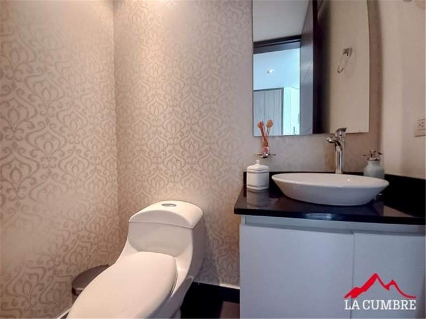 Apartamento de 3 alcobas en arriendo en Granizal, Medellín, 178 m² · foto 10 de 14