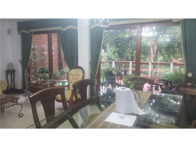 Casa de 6 alcobas en venta en Loma Del Escobero, Envigado, 234 m² · foto 4 de 24