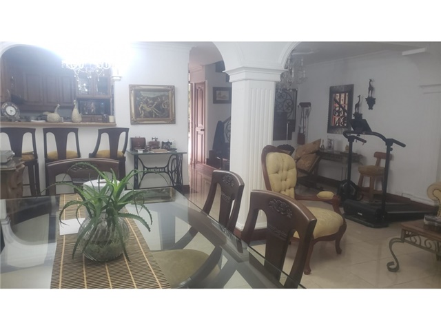 Casa de 6 alcobas en venta en Loma Del Escobero, Envigado, 234 m² · foto 8 de 24