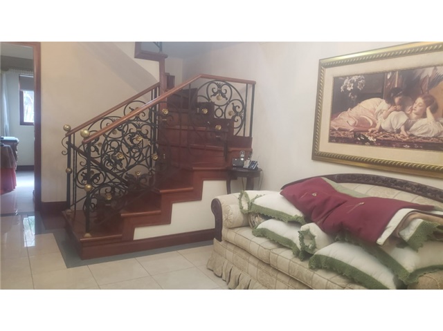 Casa de 6 alcobas en venta en Loma Del Escobero, Envigado, 234 m² · foto 16 de 24