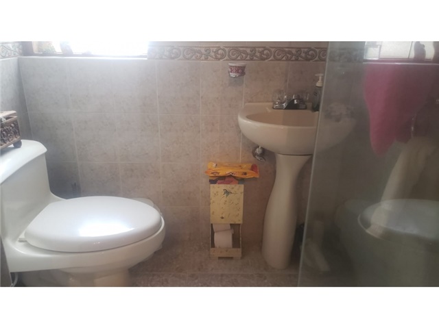 Casa de 6 alcobas en venta en Loma Del Escobero, Envigado, 234 m² · foto 21 de 24