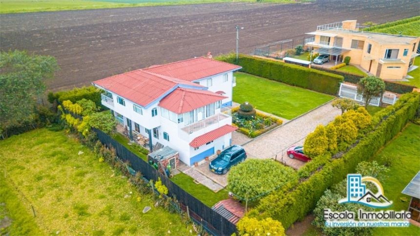 Casa de 4 alcobas en venta en Siberia, Cota, 400 m² · foto 3 de 24