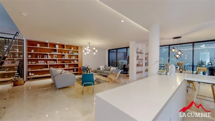 Casa de 3 alcobas en venta en El Diamante No. 2, Medellín, 380 m² · foto 10 de 16