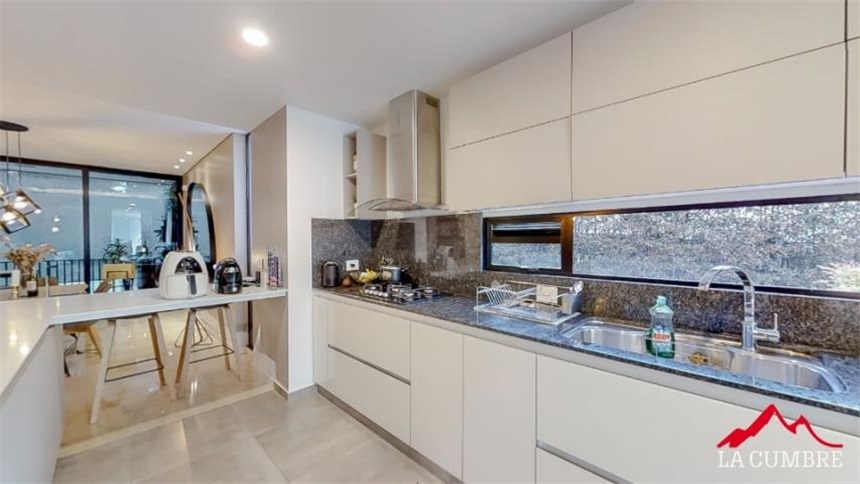 Casa de 3 alcobas en venta en El Diamante No. 2, Medellín, 380 m² · foto 9 de 16