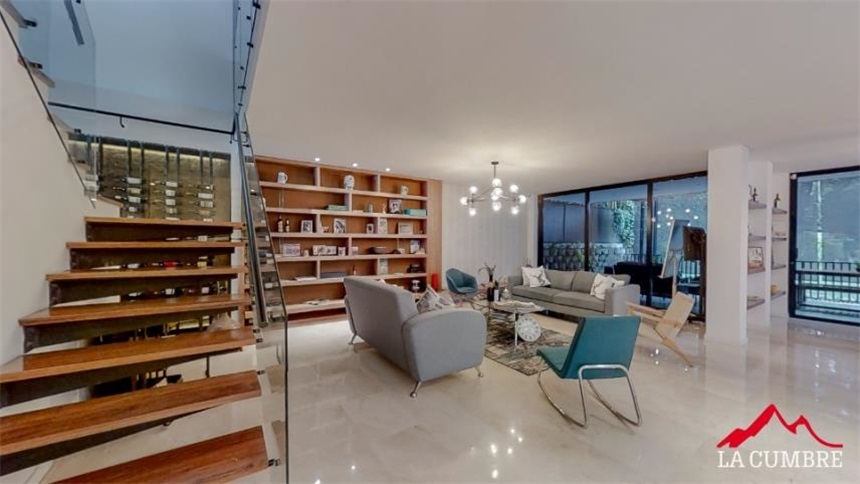 Casa de 3 alcobas en venta en El Diamante No. 2, Medellín, 380 m² · foto 13 de 16