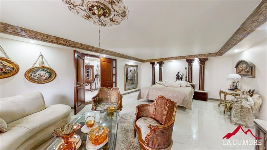 Casa de 4 alcobas en venta en Los Naranjos, Medellín, 700 m² · foto 10 de 13
