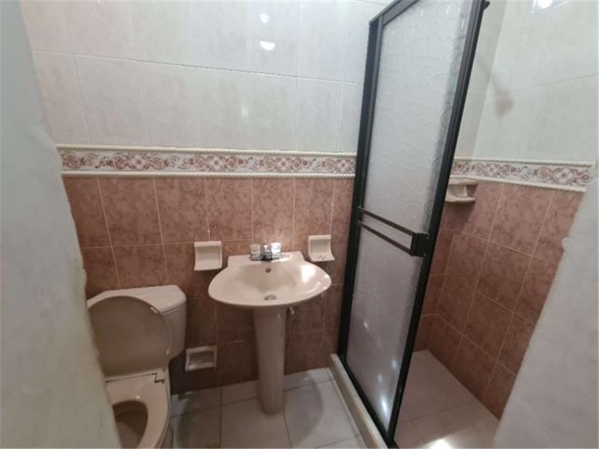 Local en Arriendo - Más
