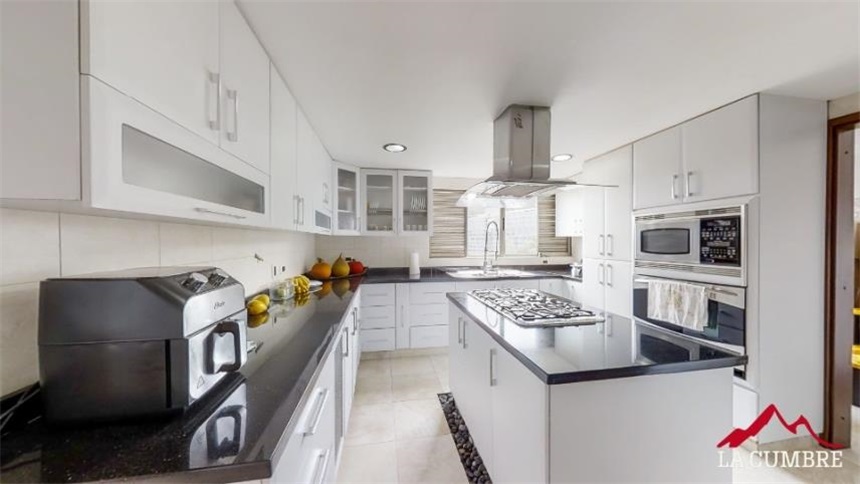 Apartamento de 4 alcobas en arriendo en El Poblado, Medellín, 300 m² · foto 6 de 13