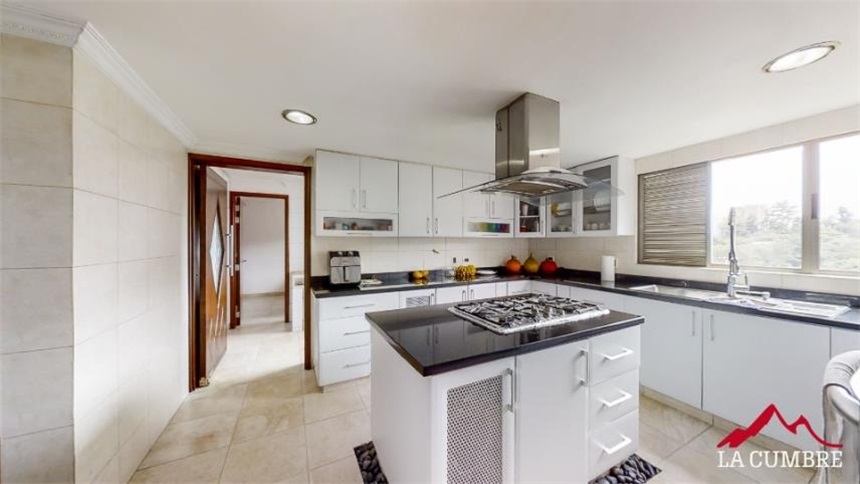 Apartamento de 4 alcobas en arriendo en El Poblado, Medellín, 300 m² · foto 7 de 13