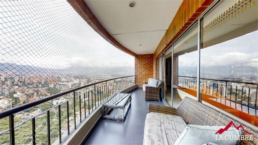 Apartment for sale in El Poblado, Medellín 3