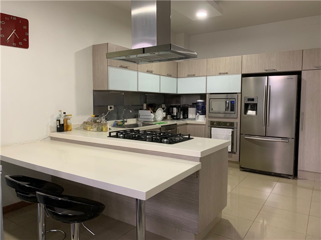Casa de 4 alcobas en arriendo en El Tesoro, Medellín, 300 m² · foto 2 de 18