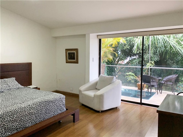 Casa de 4 alcobas en arriendo en El Tesoro, Medellín, 300 m² · foto 7 de 18