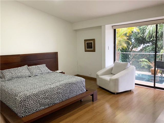Casa de 4 alcobas en arriendo en El Tesoro, Medellín, 300 m² · foto 8 de 18