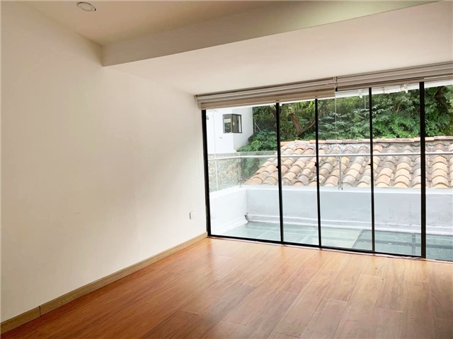 Casa de 4 alcobas en arriendo en El Tesoro, Medellín, 300 m² · foto 10 de 18