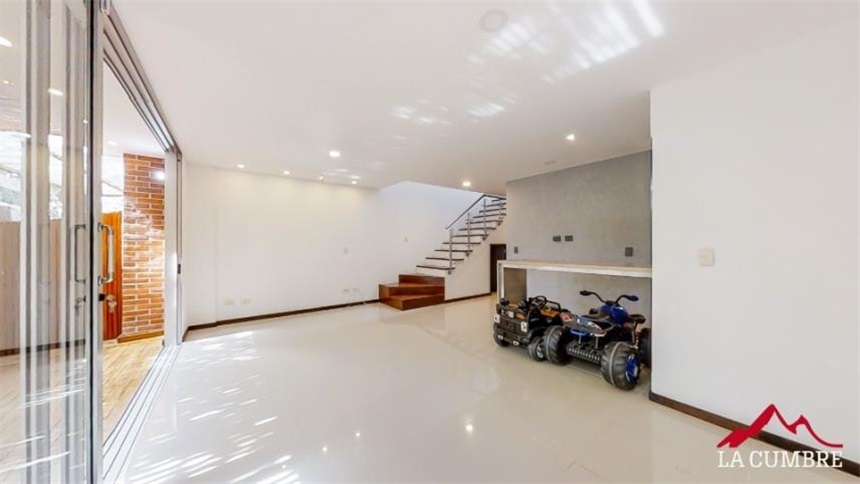 Casa de 3 alcobas en venta en Loma El Atravesado, Envigado, 170 m² · foto 4 de 12