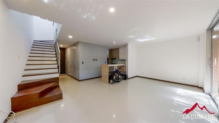 Casa de 3 alcobas en venta en Loma El Atravesado, Envigado, 170 m² · foto 5 de 12