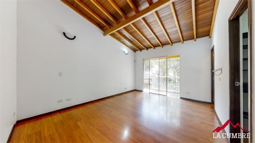 Casa de 3 alcobas en venta en Loma El Atravesado, Envigado, 170 m² · foto 11 de 12