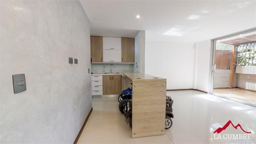 Casa de 3 alcobas en venta en Loma El Atravesado, Envigado, 170 m² · foto 6 de 12