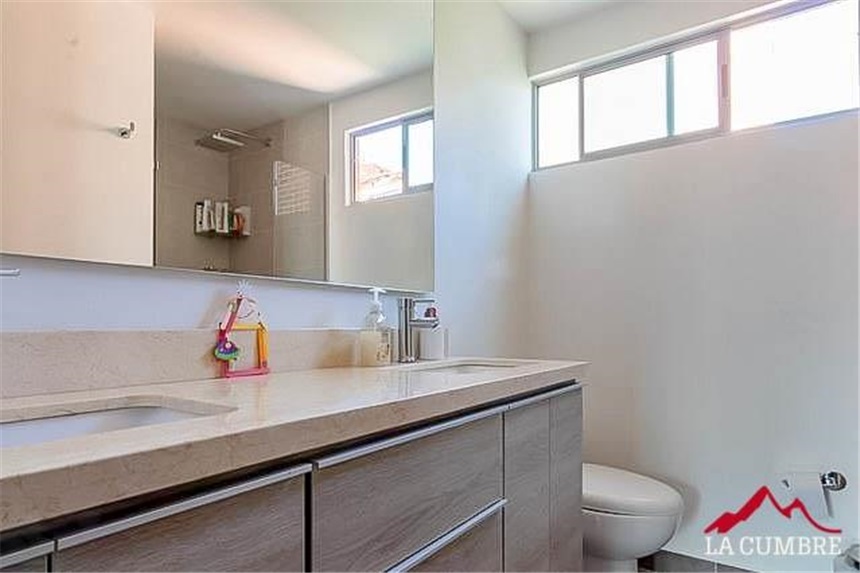 Apartamento en venta en Loma Del Esmeraldal, Envigado · foto 9 de 9
