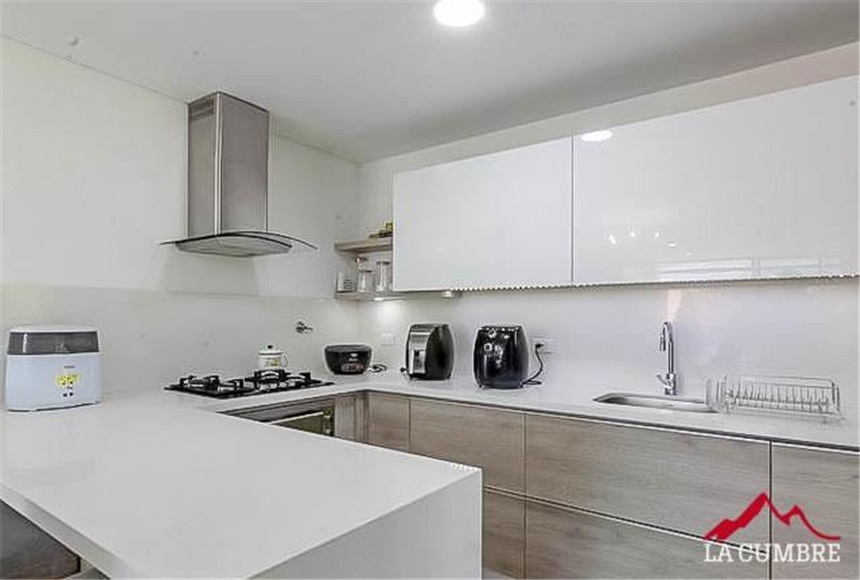 Apartamento en venta en Loma Del Esmeraldal, Envigado · foto 3 de 9