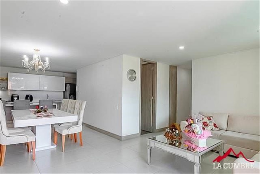 Apartamento en venta en Loma Del Esmeraldal, Envigado · foto 4 de 9