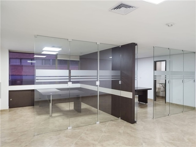 Oficina en arriendo en Manila, Medellín, 60 m² · foto 3 de 16
