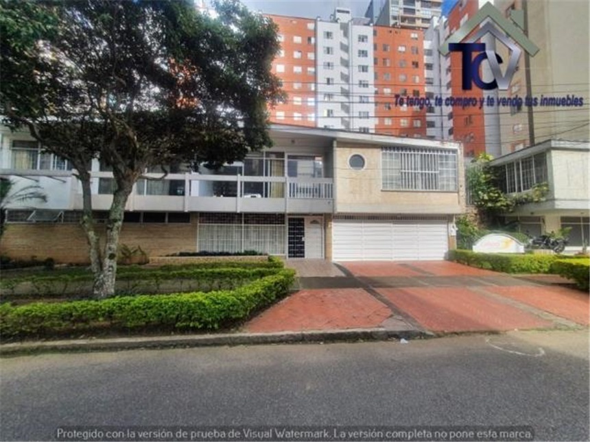 Casa de 5 alcobas en venta en Cabecera Del Llano, Bucaramanga, 850 m² · foto 2 de 3
