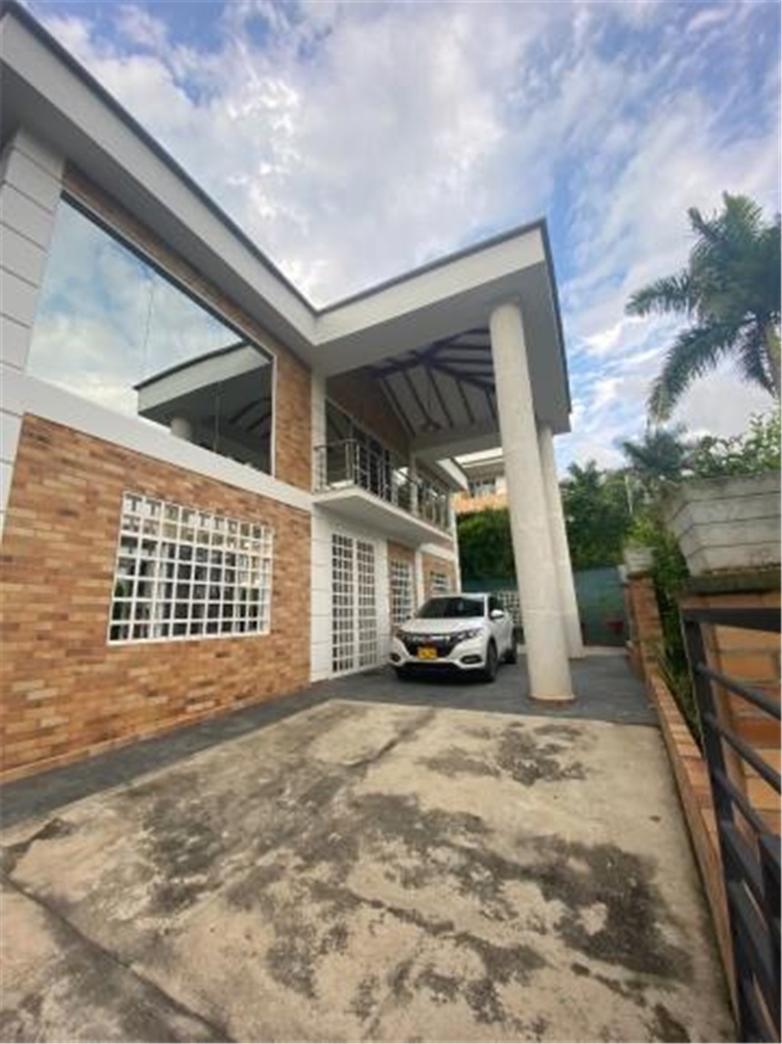 Casa de 4 alcobas en venta en Bosques De Piedecuesta, Piedecuesta, 600 m² · foto 2 de 24
