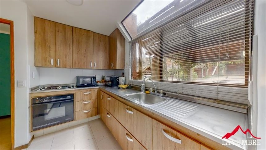 Casa de 3 alcobas en venta en Altos Del Poblado, Medellín, 200 m² · foto 6 de 12