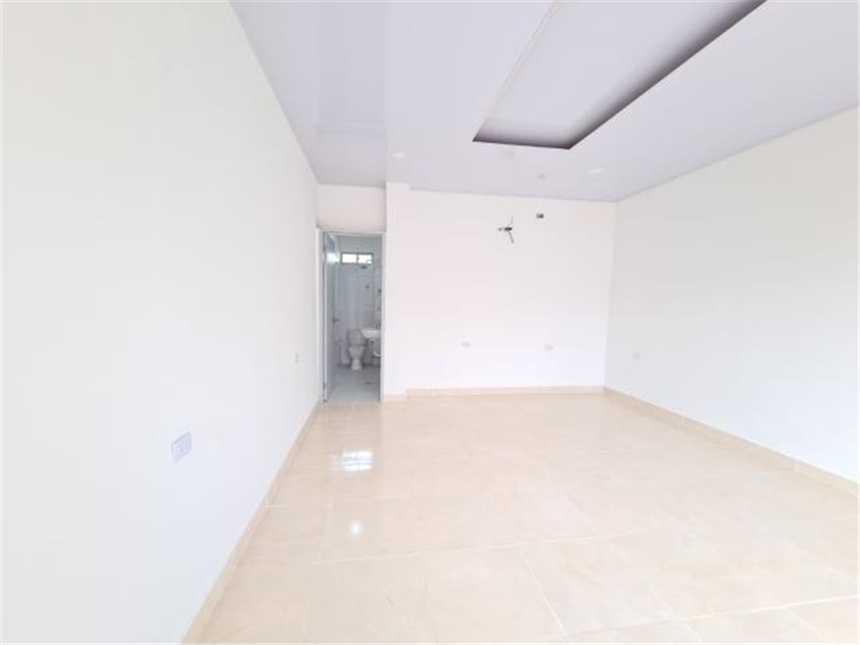 Local en Arriendo - Más