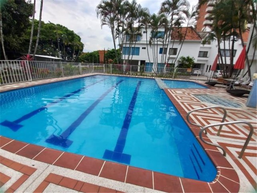 Casa de 5 alcobas en venta en Quintas De Don Simon, Cali, 250 m² · foto 12 de 12