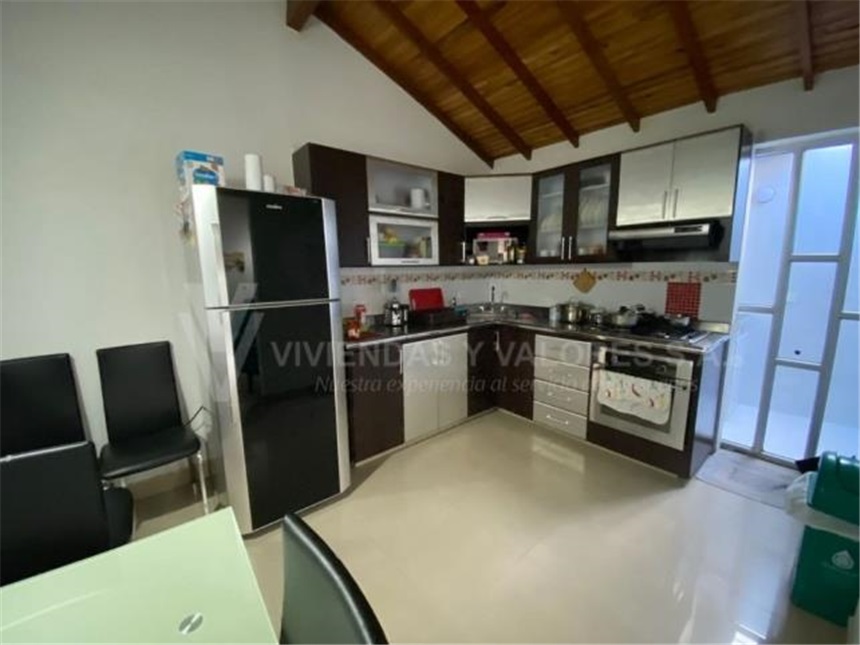 Casa de 3 alcobas en venta en 12 De Octubre, Los Patios, 135 m² · foto 5 de 9