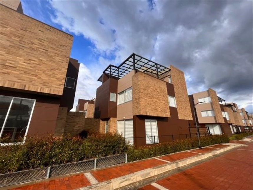 Casa de 3 alcobas en venta en Tiquiza, Chía, 134 m² · foto 2 de 24