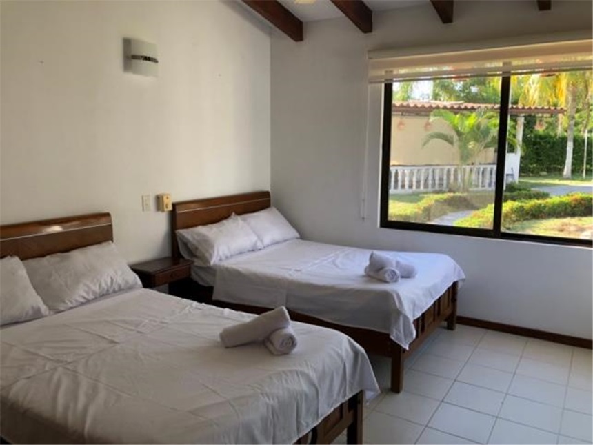 Casa de 6 alcobas en venta en Ricaurte, 1868 m² · foto 18 de 24