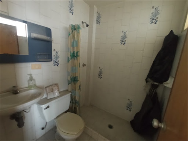 Casa de 7 alcobas en venta en Trinidad Galan, Bogotá, 253 m² · foto 13 de 22