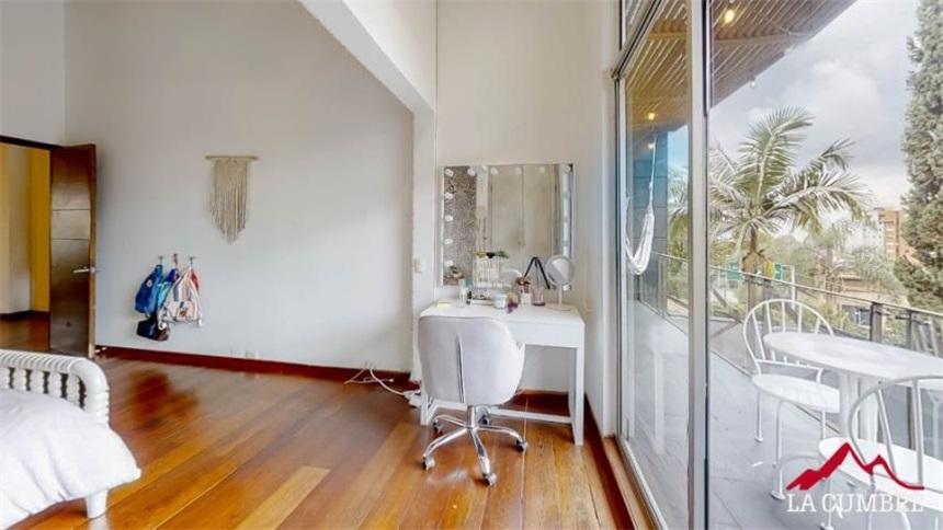 Casa de 3 alcobas en venta en Loma El Atravesado, Envigado, 259 m² · foto 13 de 14