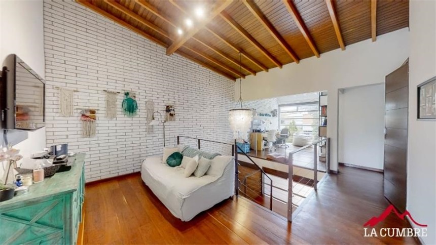 Casa de 3 alcobas en venta en Loma El Atravesado, Envigado, 259 m² · foto 10 de 14