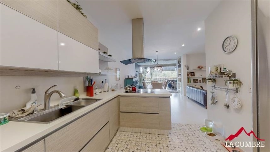 Casa de 3 alcobas en venta en Loma El Atravesado, Envigado, 259 m² · foto 6 de 14