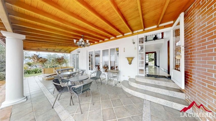 Casa en venta en El Poblado, Medellín 2